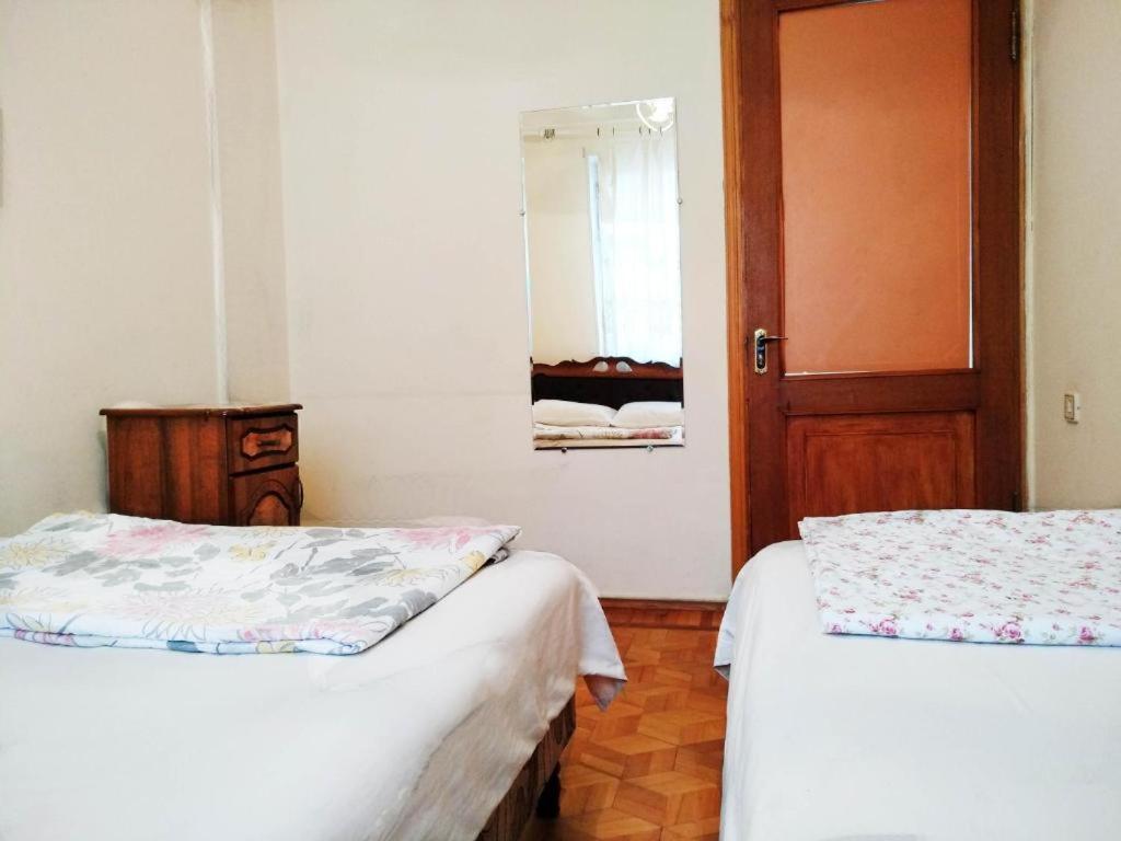 Hostel Sakharov & Tours Γιερεβάν Εξωτερικό φωτογραφία